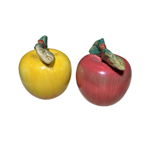 Oneida Apple Salt and Pepper Shakers, Yellow Apple and Red Apple Shakers - Picture 7 of 12